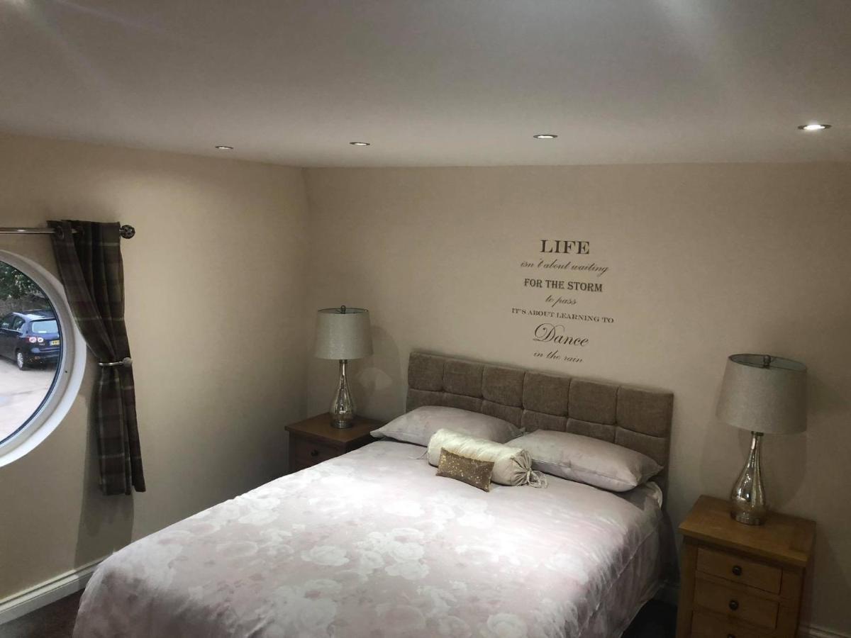 Worship Farm Accommodation Redhill  Exterior foto